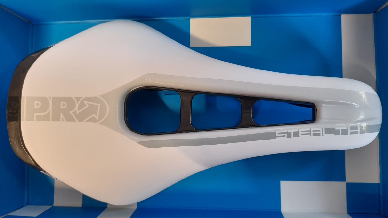 Sella PRO Stealth Sport White Edition